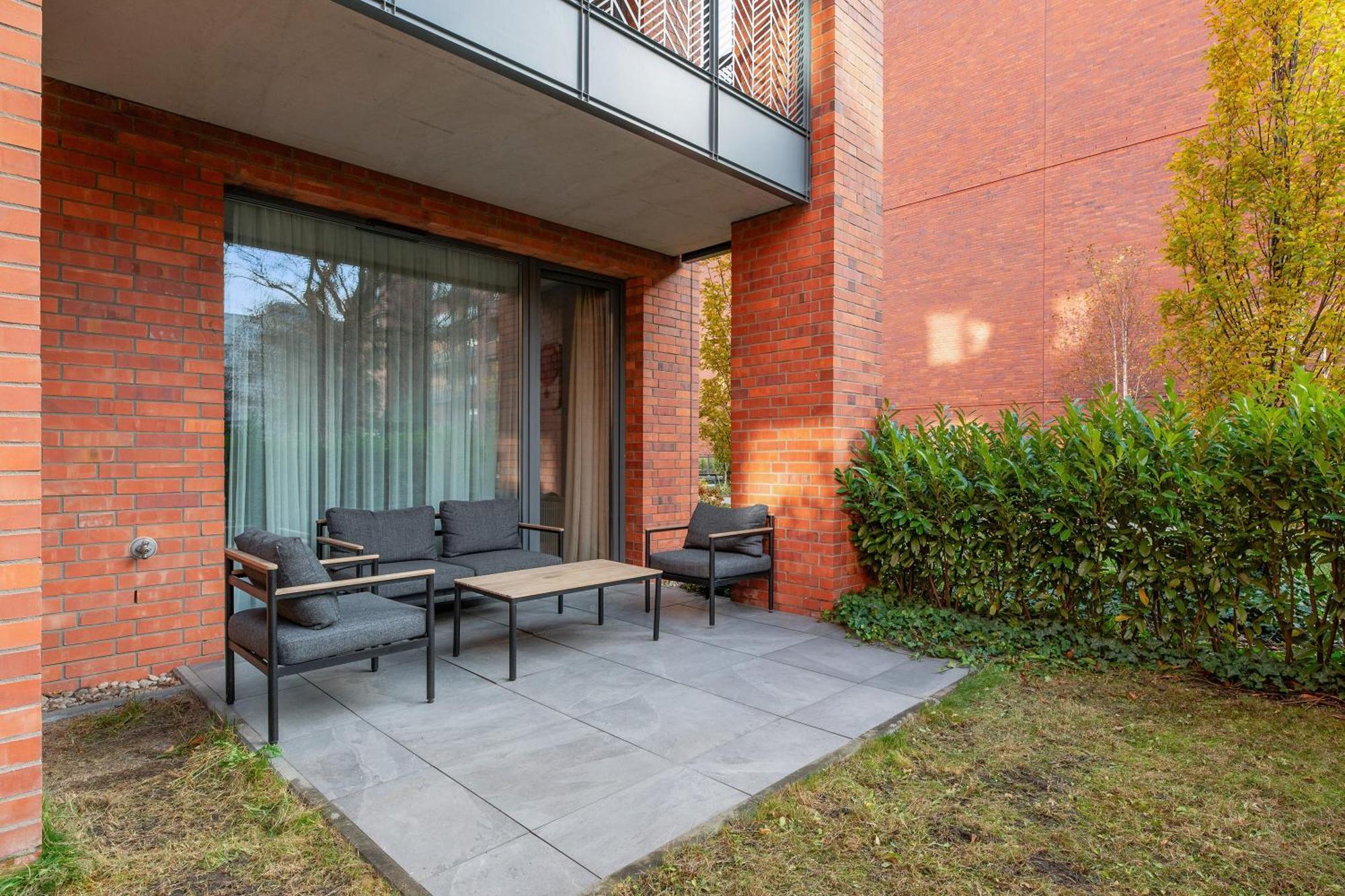 Scala City Center Apartments With Parking By Lion Apartments — Photos 1